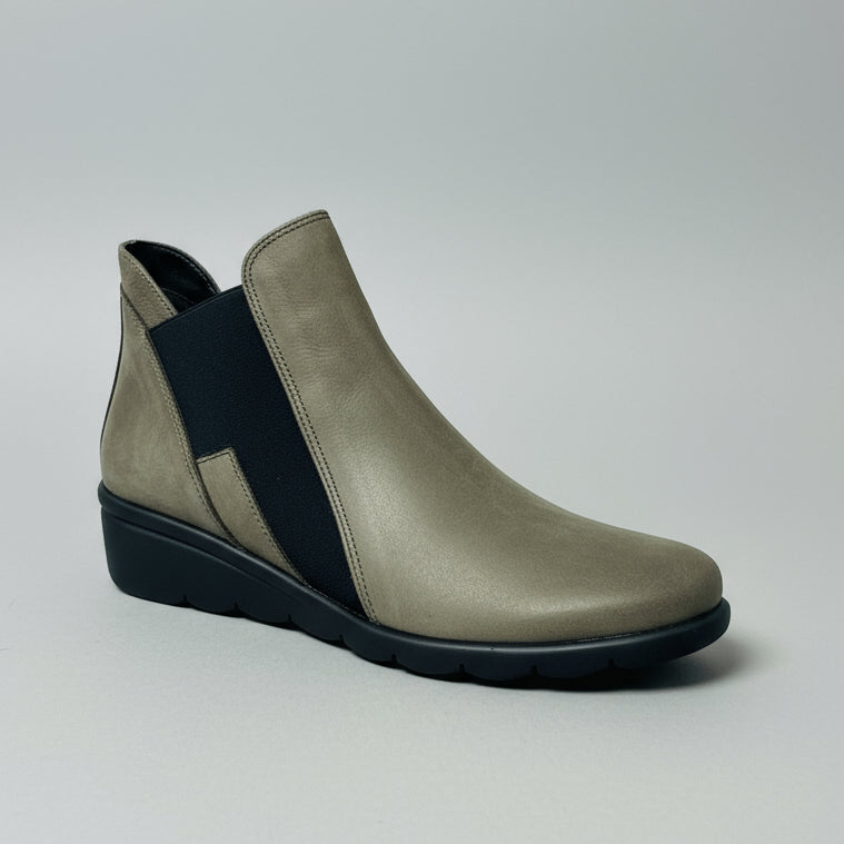 The Flexx olive suede bootie, size 8, NEW IN BOX!