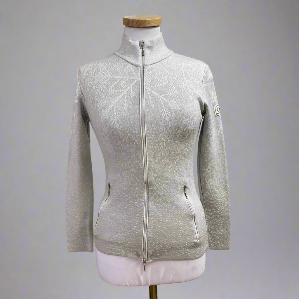 Newland white and gray snowflake top, size S