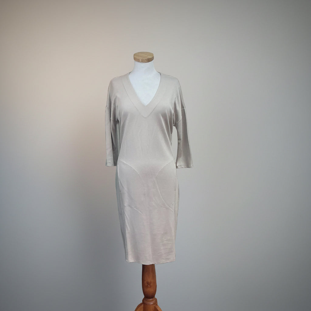 White Label oyster Jersey Cocoon dress, size 2, NEW WITH TAGS!