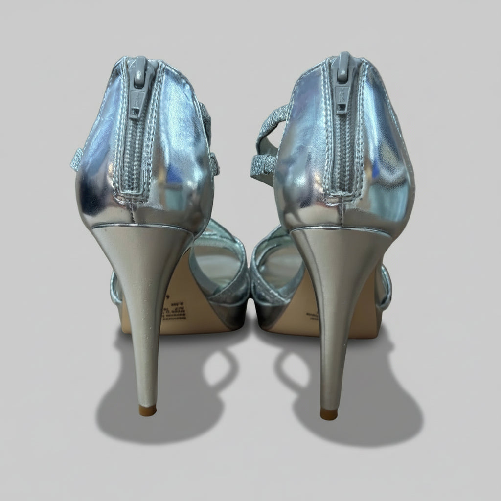 Alfani silver Tacy sandals, size 6.5, NEW IN BOX!