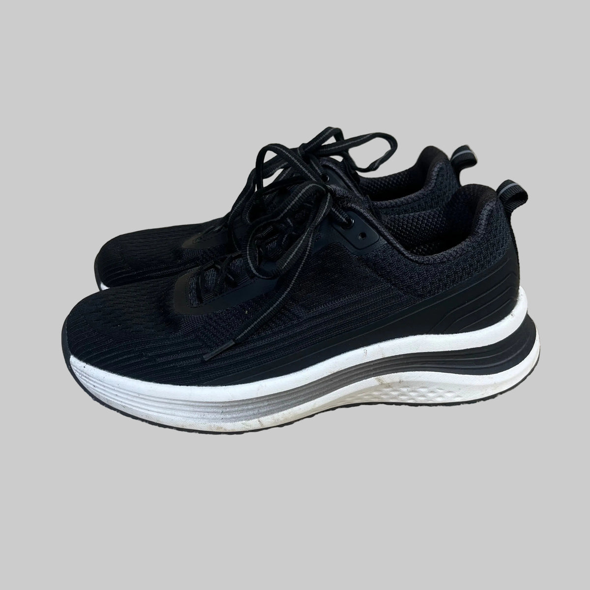 Orthofeet black Relay sneakers, size 8