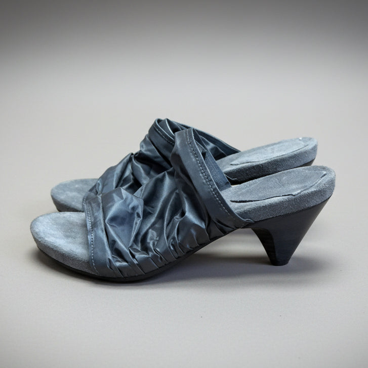 Dusica Dusica gray nylon Shandon Grigio shoes, size 5.5/6, NEW IN BOX!