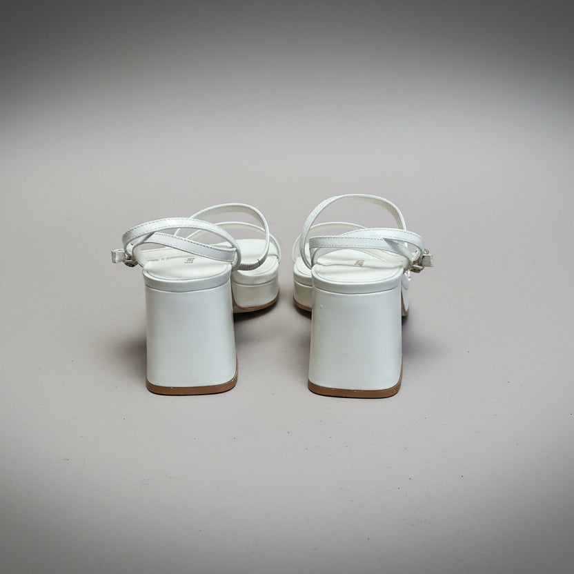 Laroude cream patent platform sandal, size 9.5, NEW IN BOX!