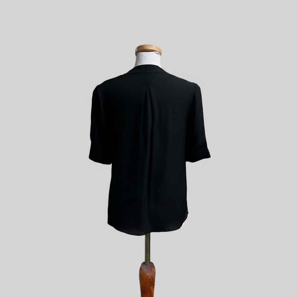 Joie black silk short sleeve v-neck, Size M, NEW WITH TAGS!
