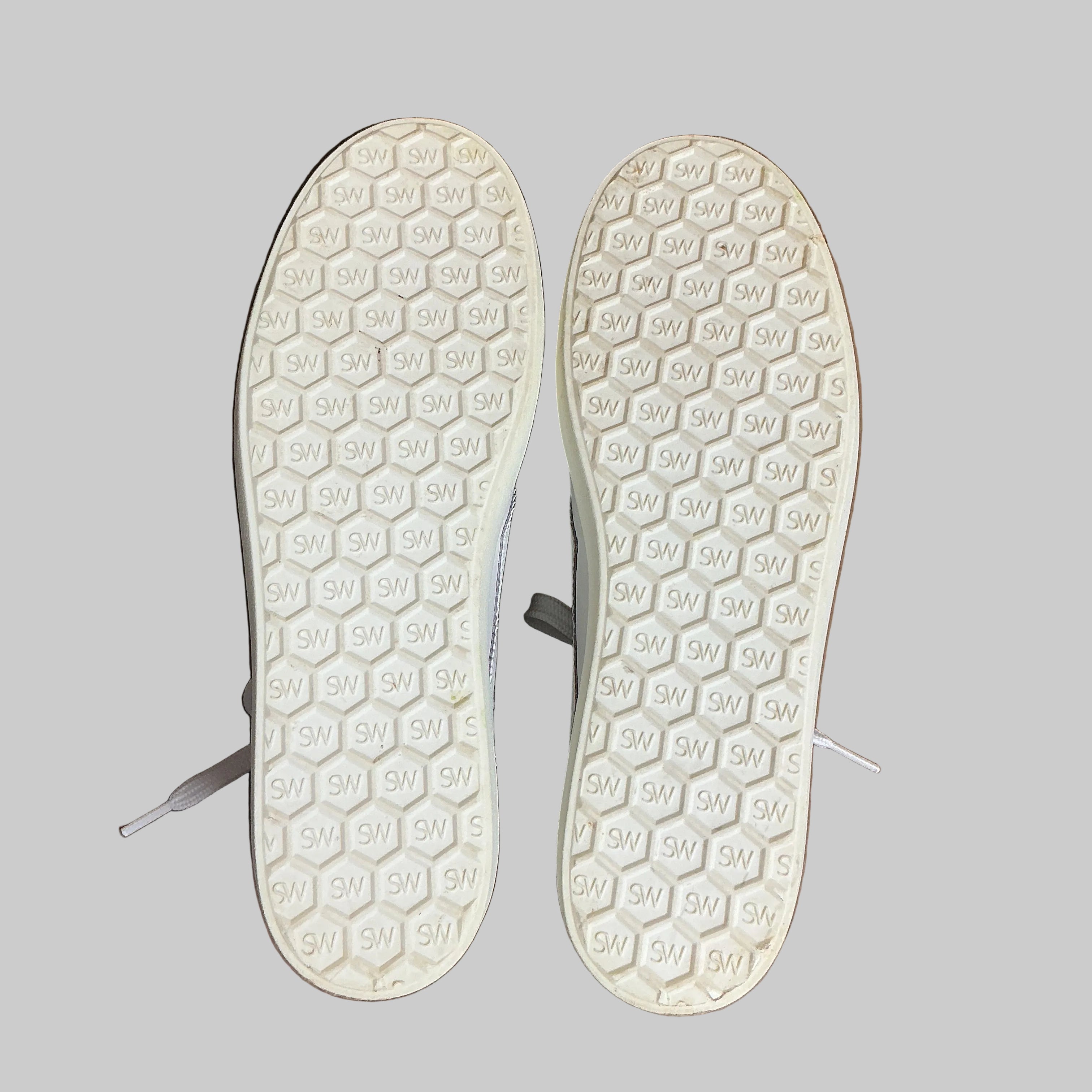 Stuart Weitzman white Daryl sneakers, size 9, LIKE NEW!