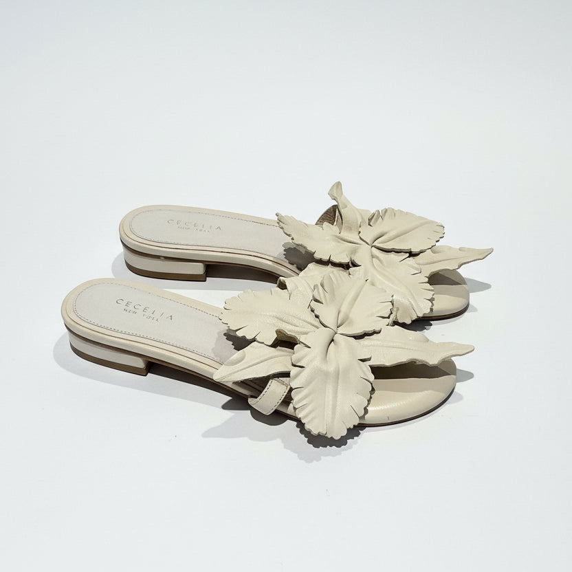 Cecilia tan flower sandal, size 7.5