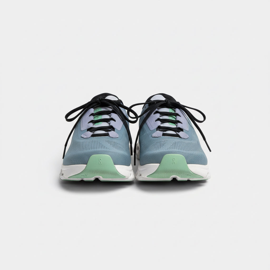 On Running light blue Cloudstratus 3 shoes, size 8.5