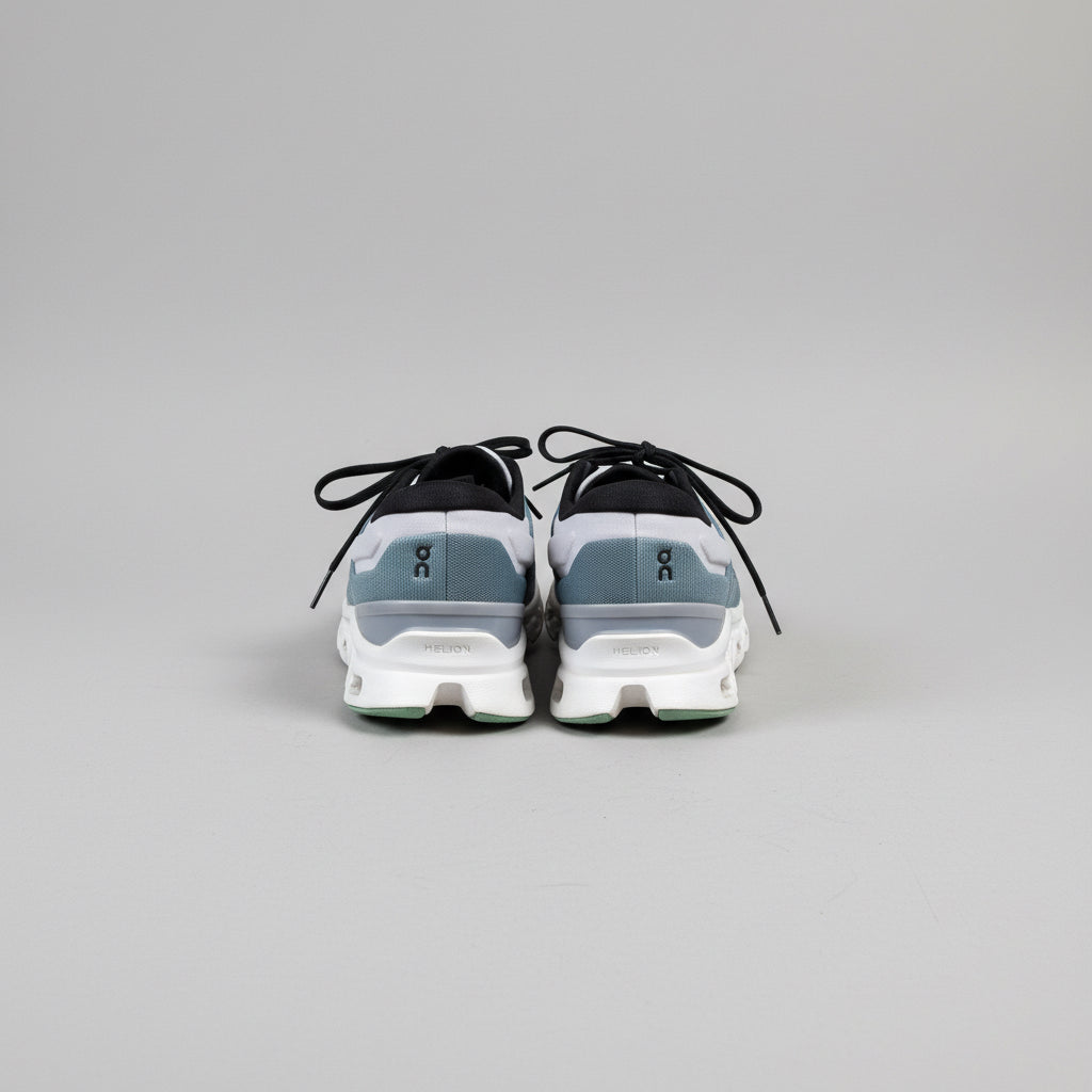 On Running light blue Cloudstratus 3 shoes, size 8.5