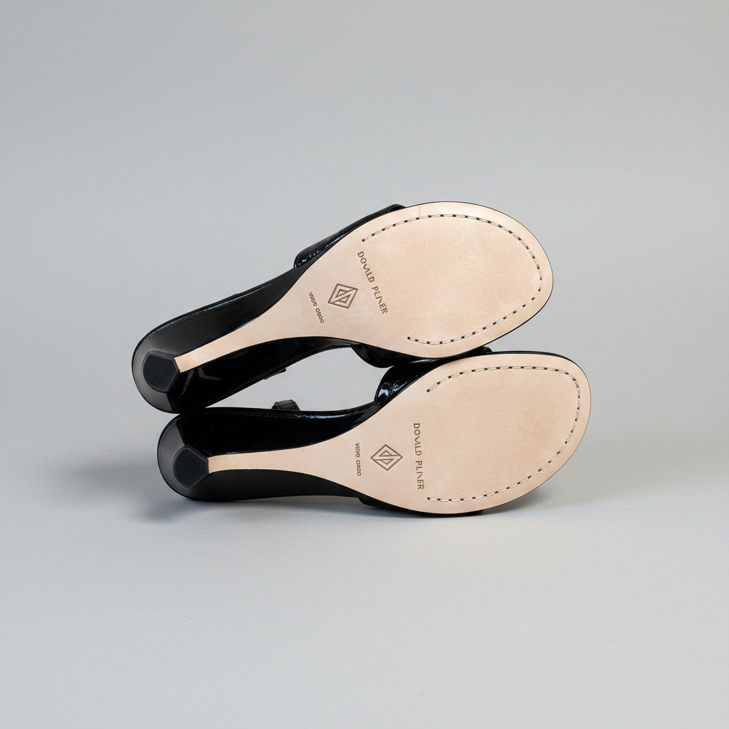 Donald J. Pliner leather Vimm sandal, size 7, NEW IN BOX!