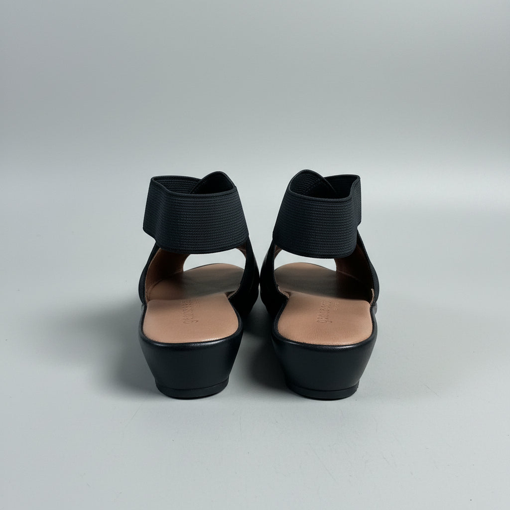 Gentle Souls black leather Lily sandals, size 8, BRAND NEW!