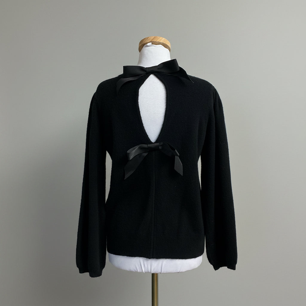 Vineyard Vines black bow sweater, Size M