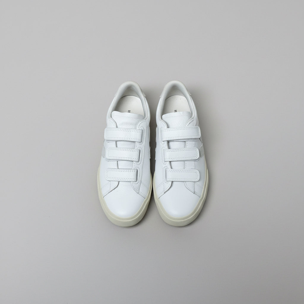 Veja white leather Recife sneakers, size 7.5