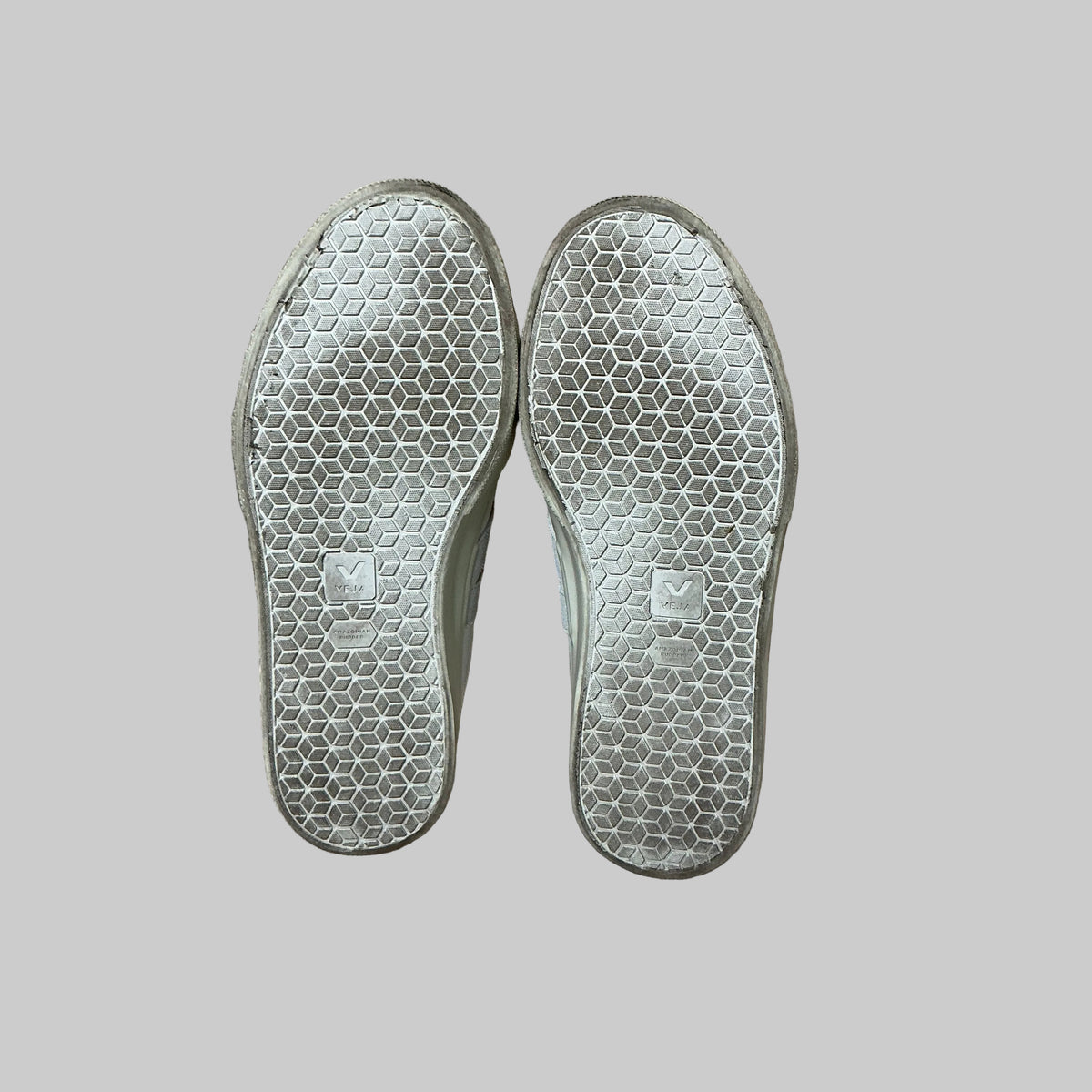 Veja white leather Recife sneakers, size 7.5